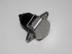 Розетка электрическая КАМАЗ ПС-325 металл 03RF0503