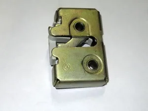 Накладка замка двери ГАЗель правая 3302-6105484 сдвижной и задней двери