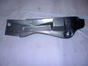 Распорка облицовки ГАЗель правая 3302-8401552