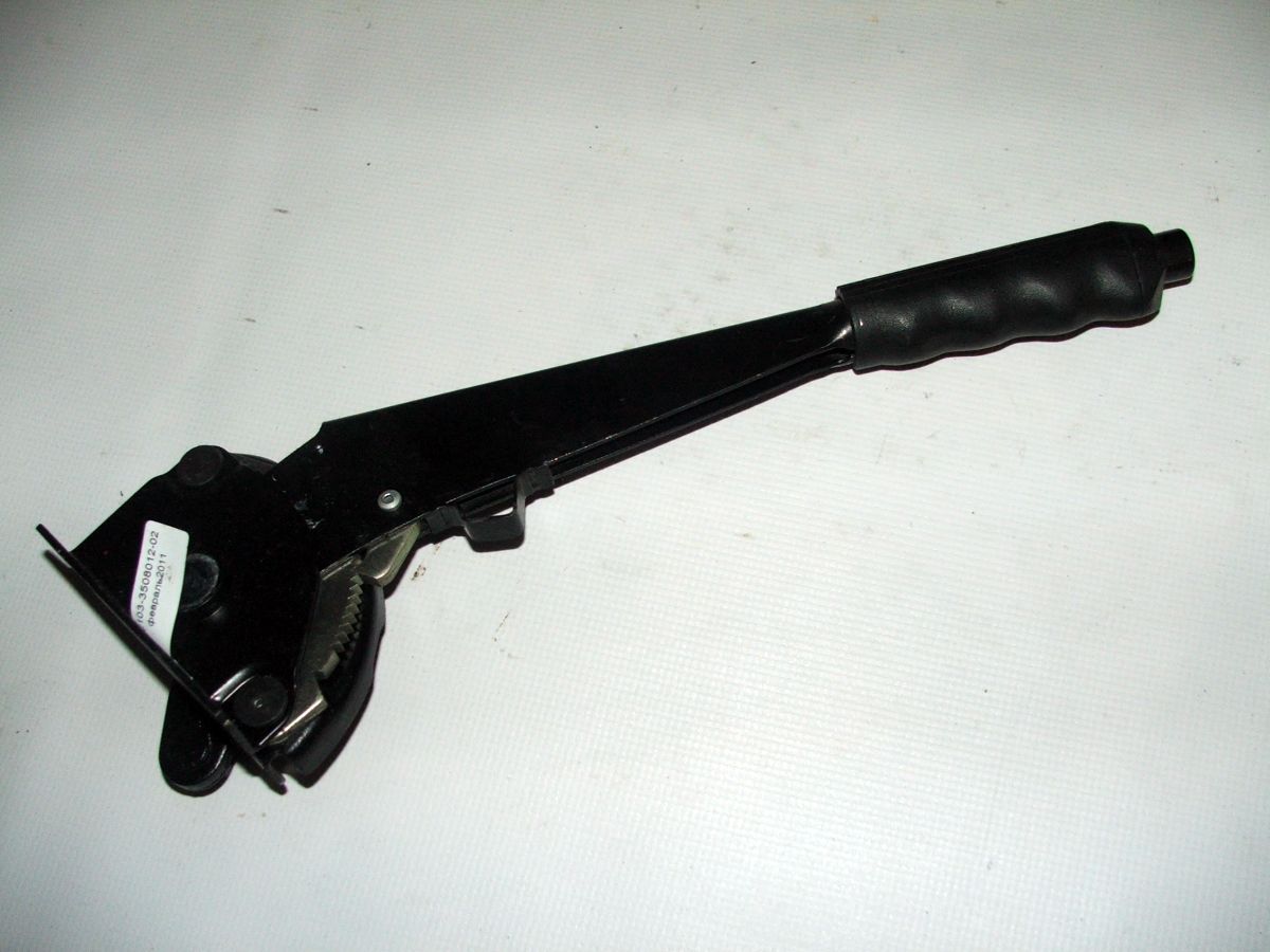 Рычаг ручника ВАЗ 2101-07, Нива-2121-13 (в сб.) 2103-3508012