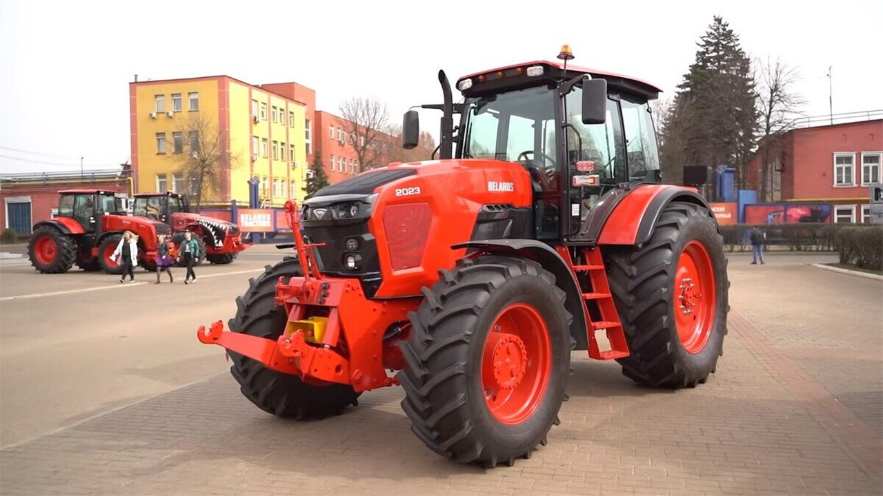 Представлен новый трактор Belarus 2023 с новым дизайном