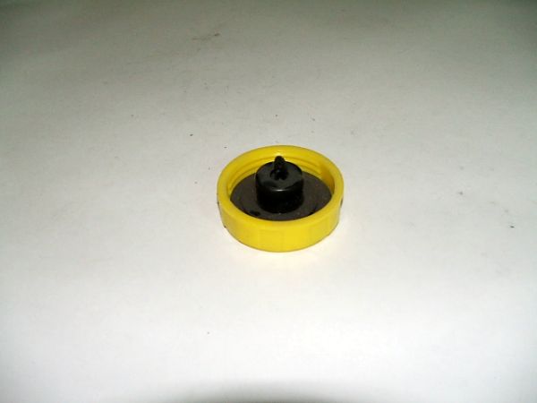 Крышка топливного бака МТЗ (пластик) (малая) 082-1103010