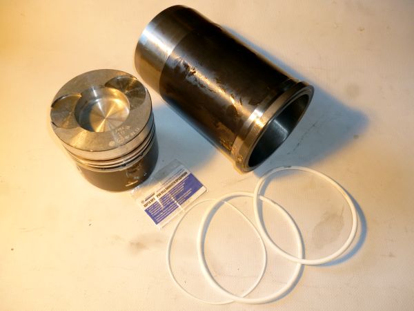 Гильза с поршнем КАМАЗ 7403-1000101 (Специалист)(поршнекомплект) турбо