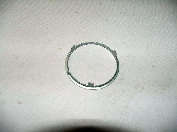 Кольцо ВАЗ плафона салона 21083-3714016 (стопорное)
