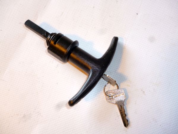 Ручка двери УАЗ-452 задней с ключом 451-01-6323130-10